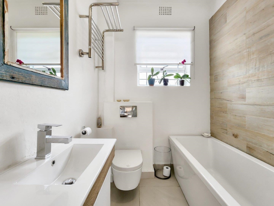 2 Bedroom Property for Sale in Three Anchor Bay Western Cape